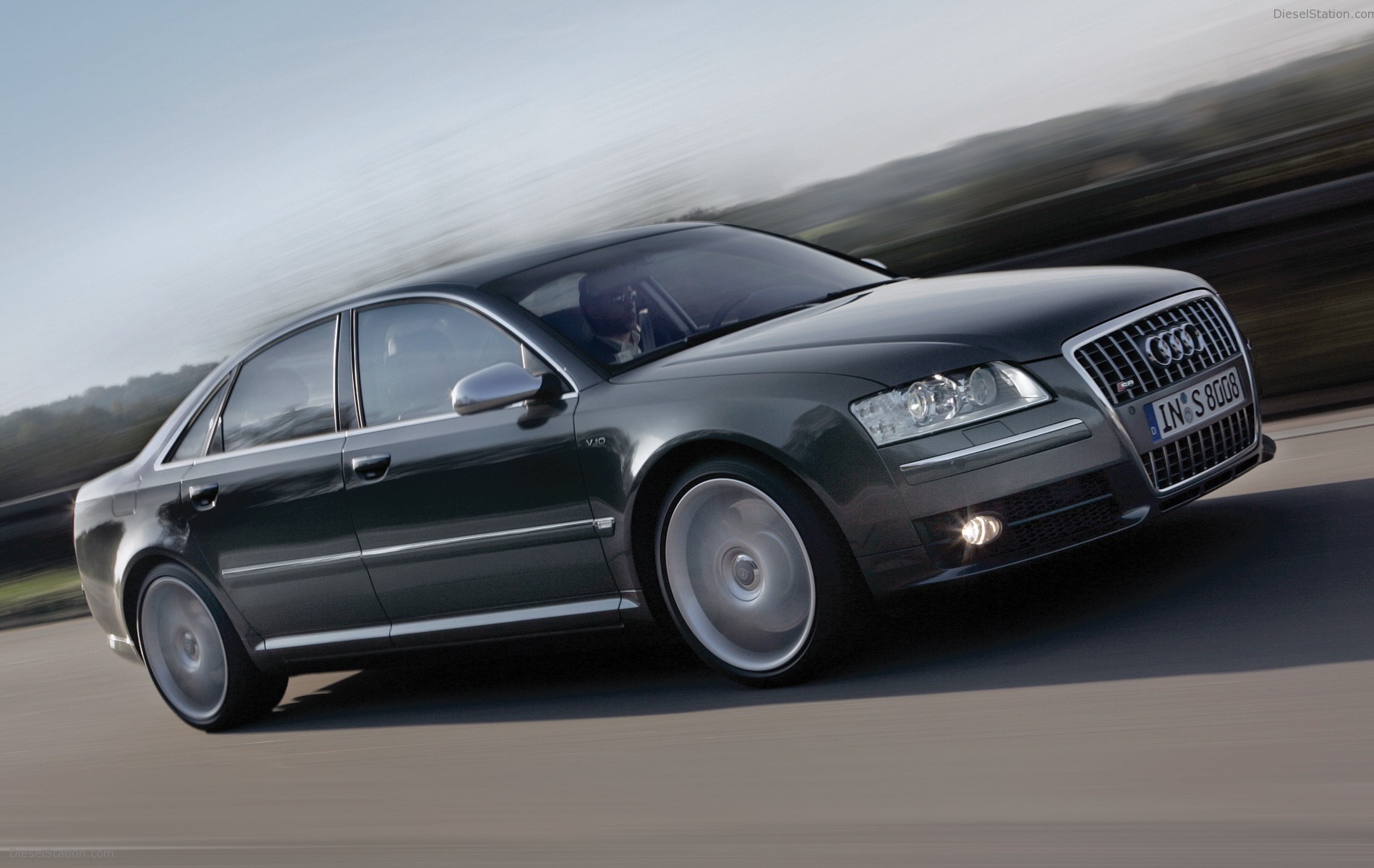 Audi S8 (2005)